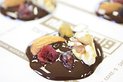 チョコレートのテンパリング Mendiants マンディアン のレシピ ママパンweb本店 小麦粉と優れた食材をそろえるお店 チョコレートのテンパリング Mendiants マンディアン のレシピ ママパンweb本店 小麦粉と優れた食材をそろえるお店