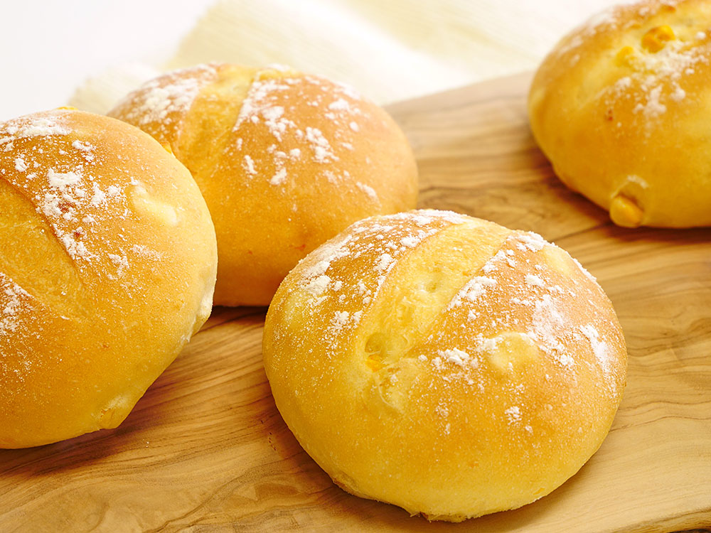 コーンの甘みと弾ける食感がクセになる、プレミアム7で作るコーンパン