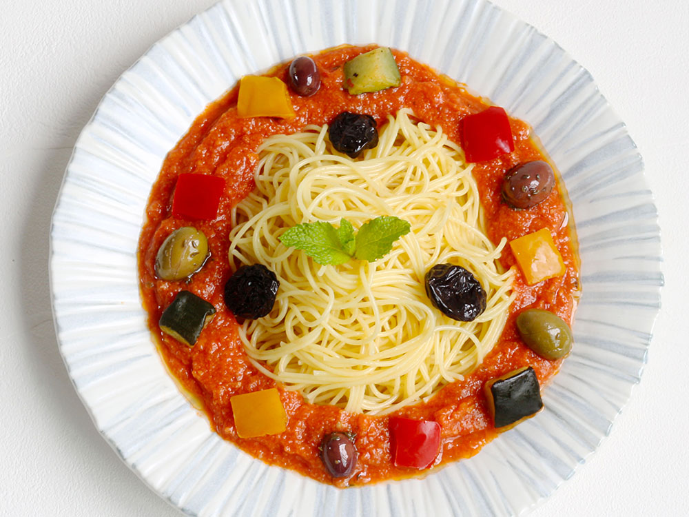 ガスパチョアレンジ プルーンと夏野菜グリルの冷製パスタ