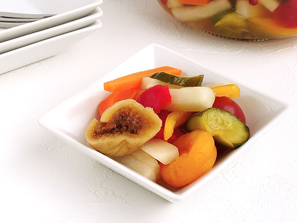 彩り野菜とドライフルーツのピクルス