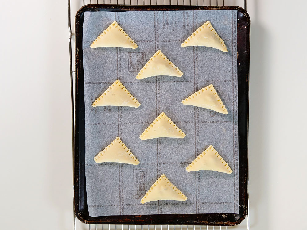 三角チョコパイ