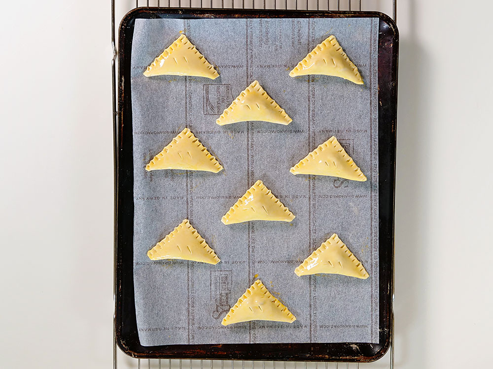 三角チョコパイ