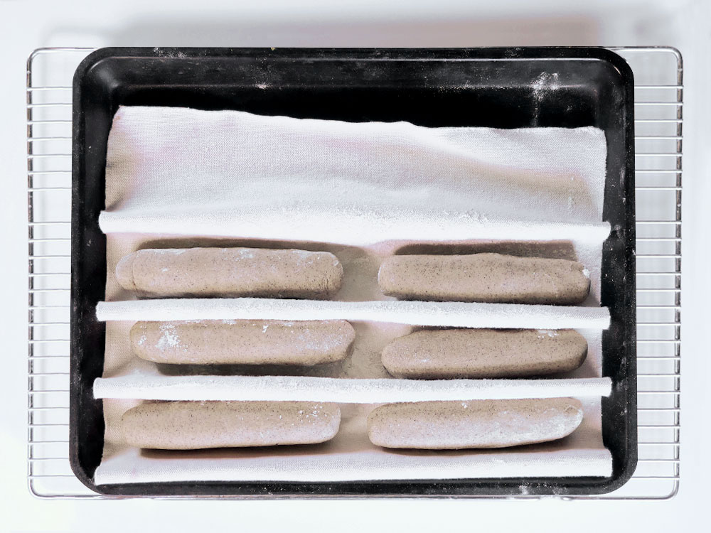 馬蹄型黒豆きな粉ブレッド