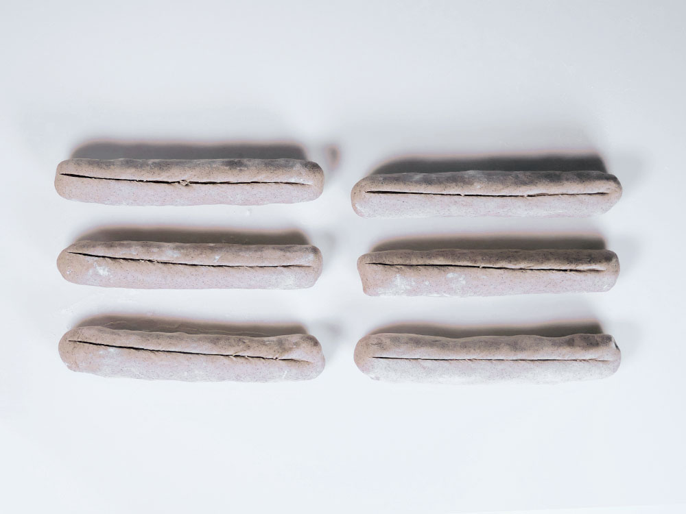 馬蹄型黒豆きな粉ブレッド