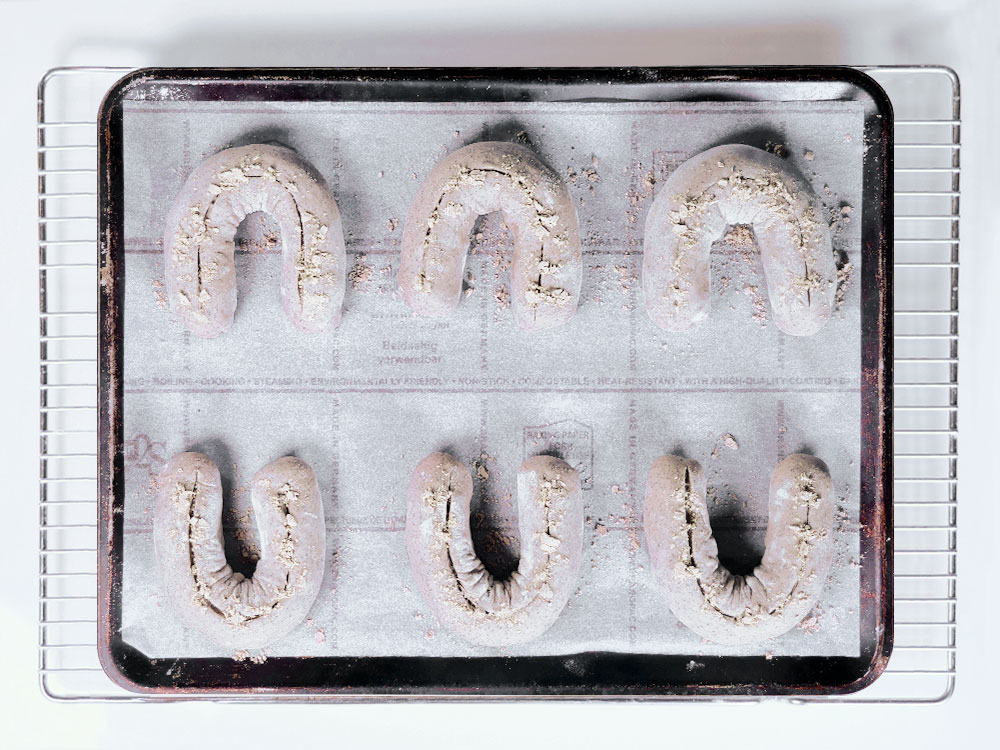 馬蹄型黒豆きな粉ブレッド