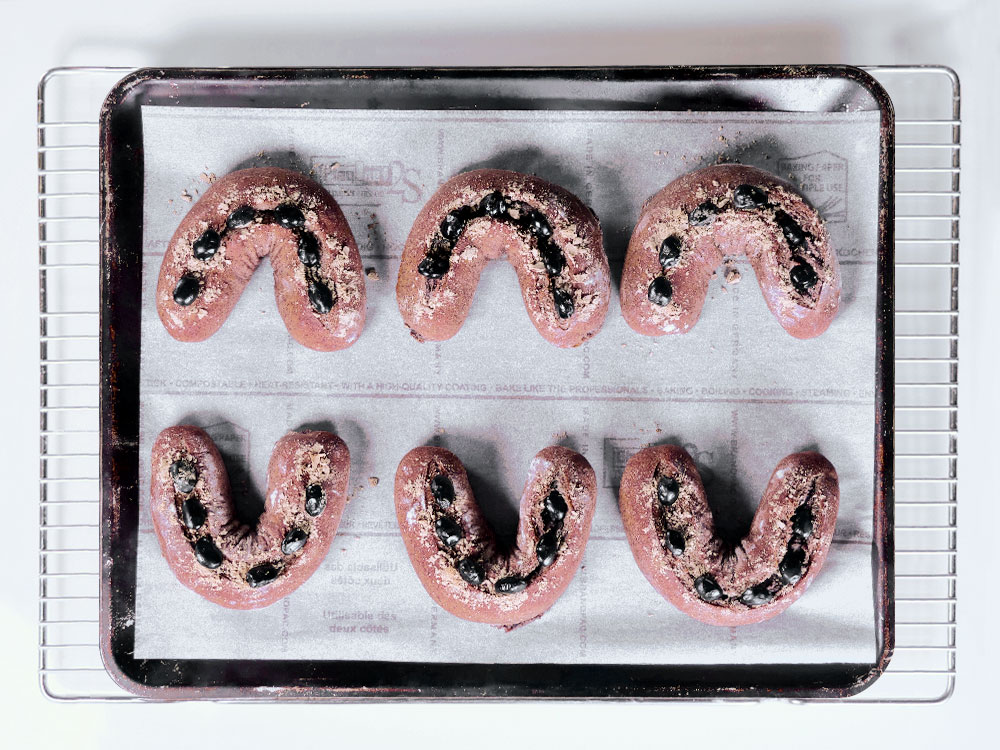 馬蹄型黒豆きな粉ブレッド